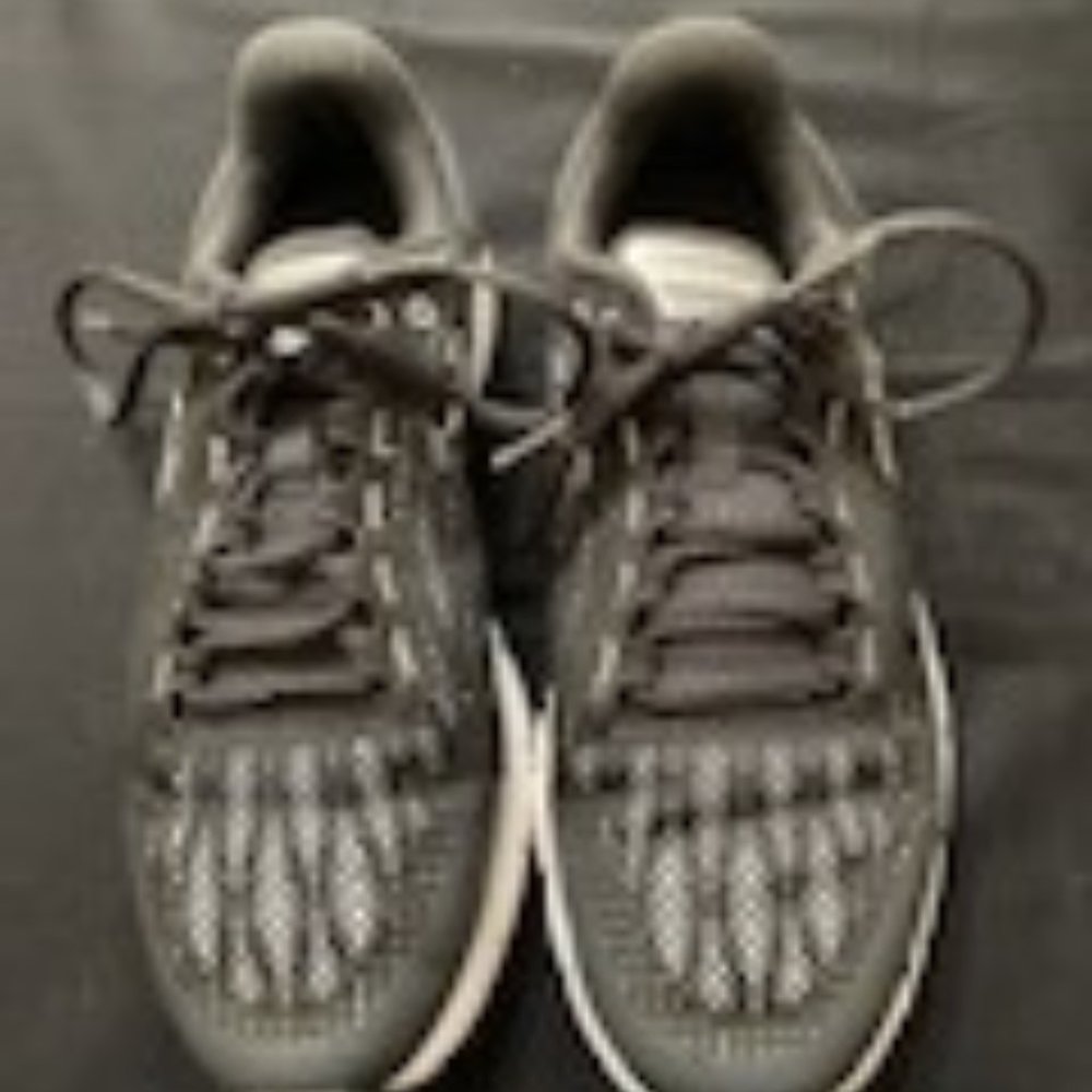Youth Boy's Under Armour Charged Bandit 3 Sneakers